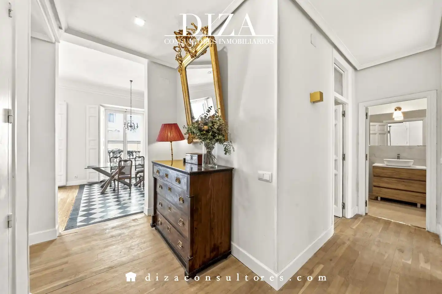 Flat for sale in Madrid  with Air Conditioner, Terrace and Furnished