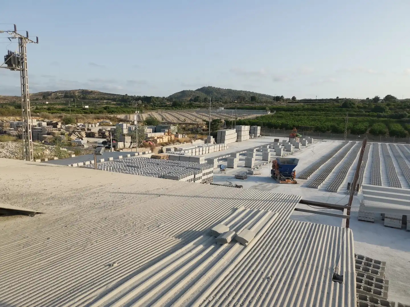 Vista exterior de Nave industrial en venta en Bigastro con Alarma