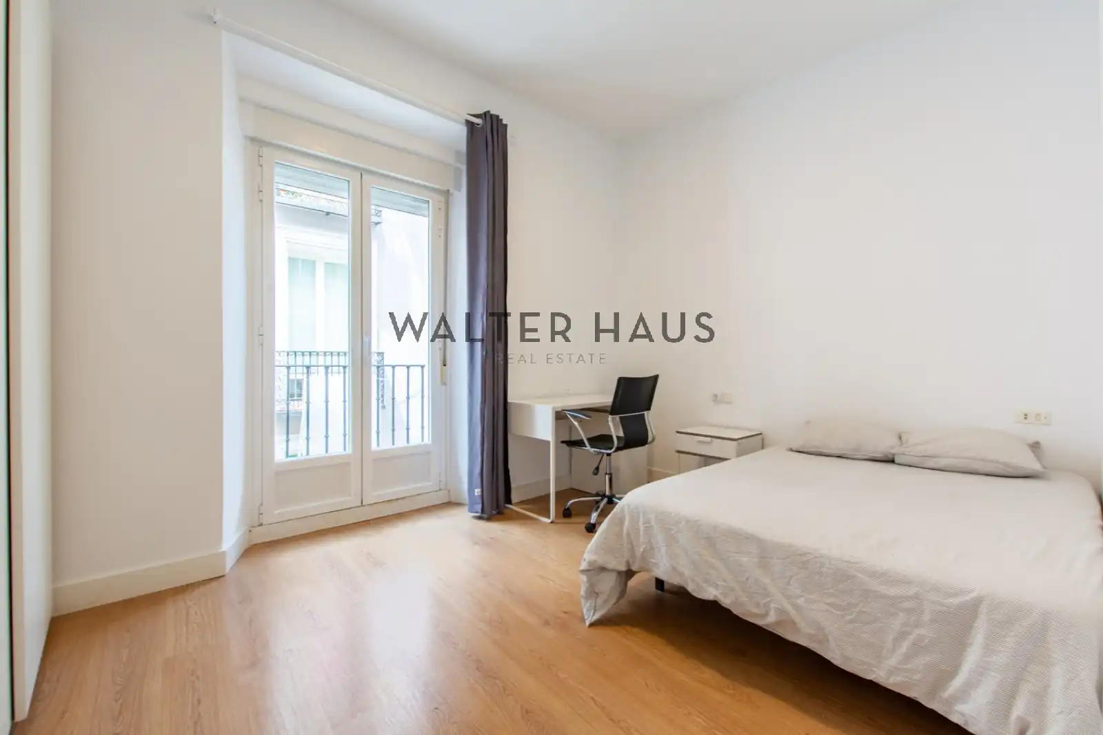 Piso con terraza en venta en Calle de la Luna, imagen 6