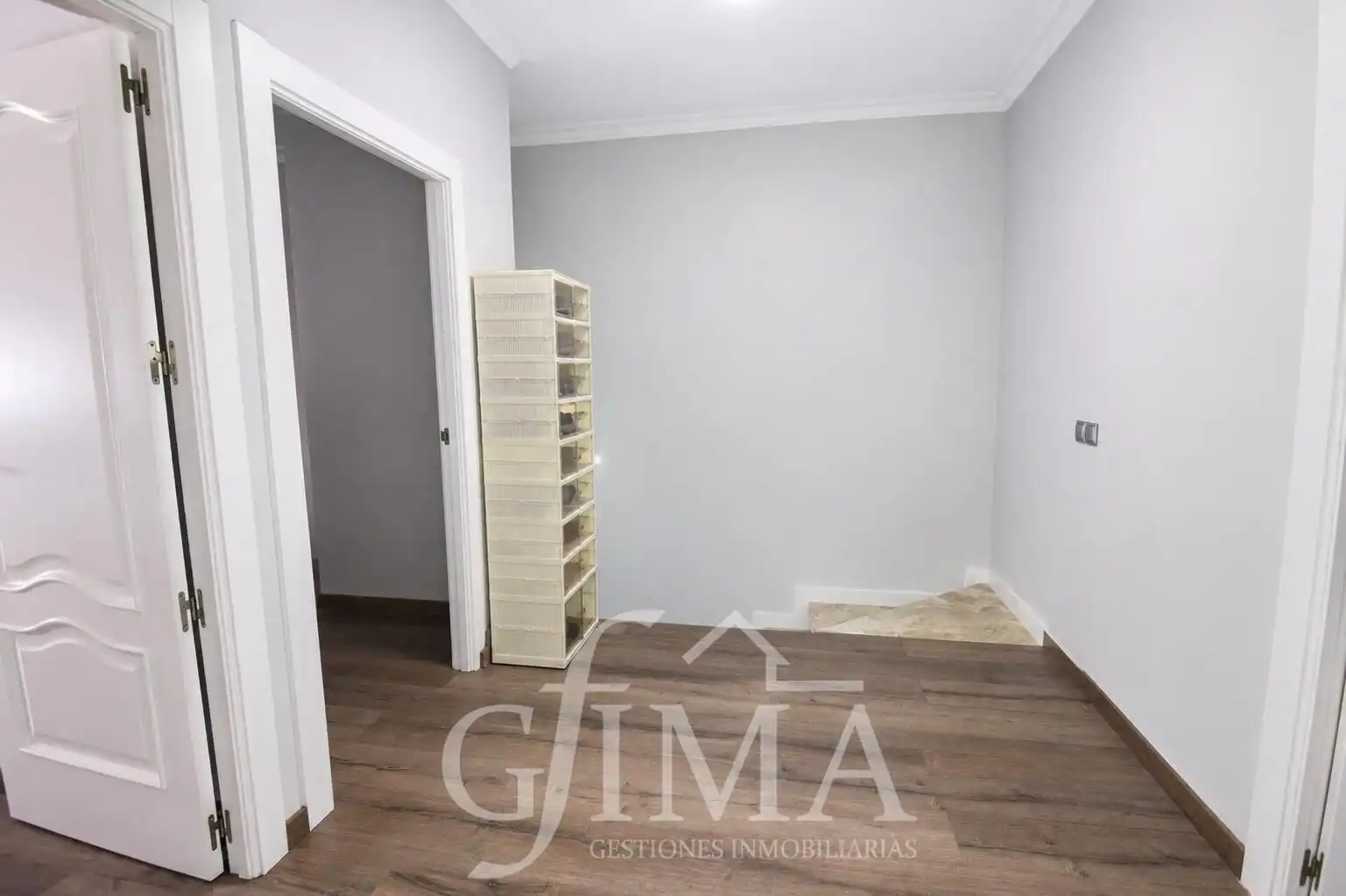 Habitación de Casa adosada en venta en Tomelloso con Calefacción y Trastero