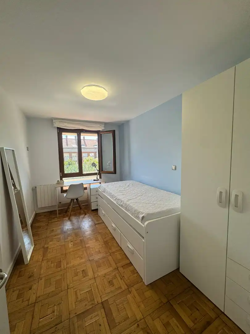 Flat for rent in Calle Valdenoja, Valdenoja