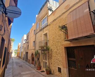 Vista exterior de Casa o xalet en venda en Càlig amb Terrassa i Balcó