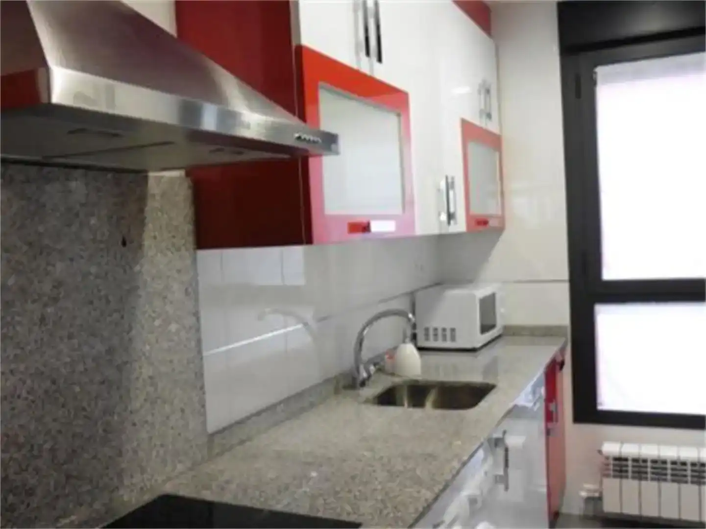 Cuina de Pis per a compartir en  Logroño amb Jardí privat, Parquet i Moblat