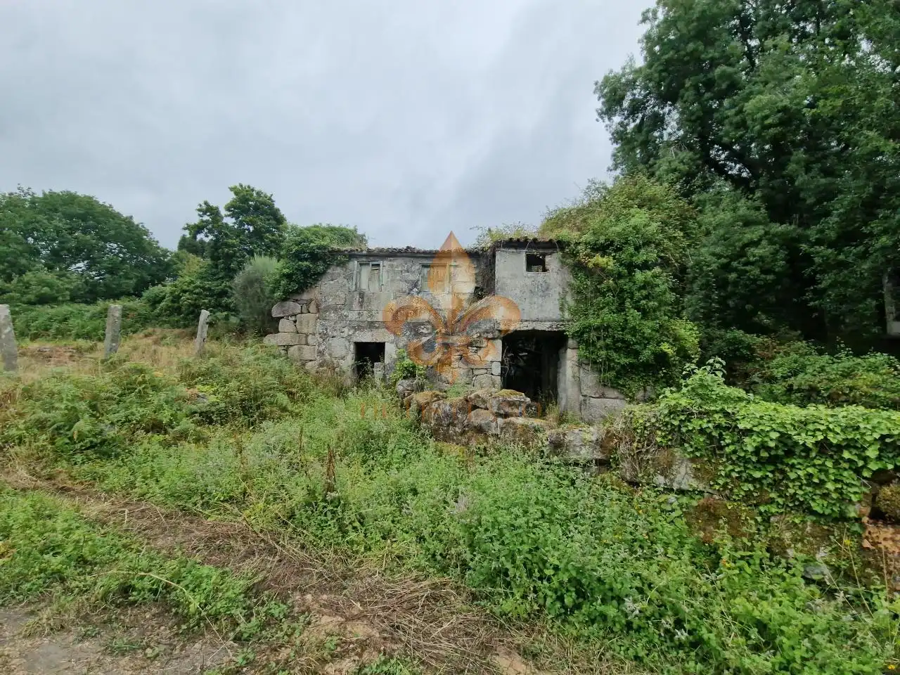 Country house zum Verkauf in Gondomar mit Privatgarten