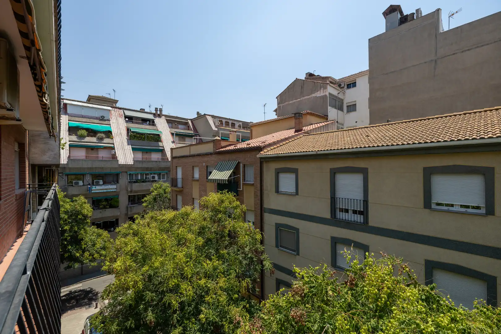 Vista exterior de Piso de alquiler en Granada con Aire acondicionado, Calefacción y Terraza
