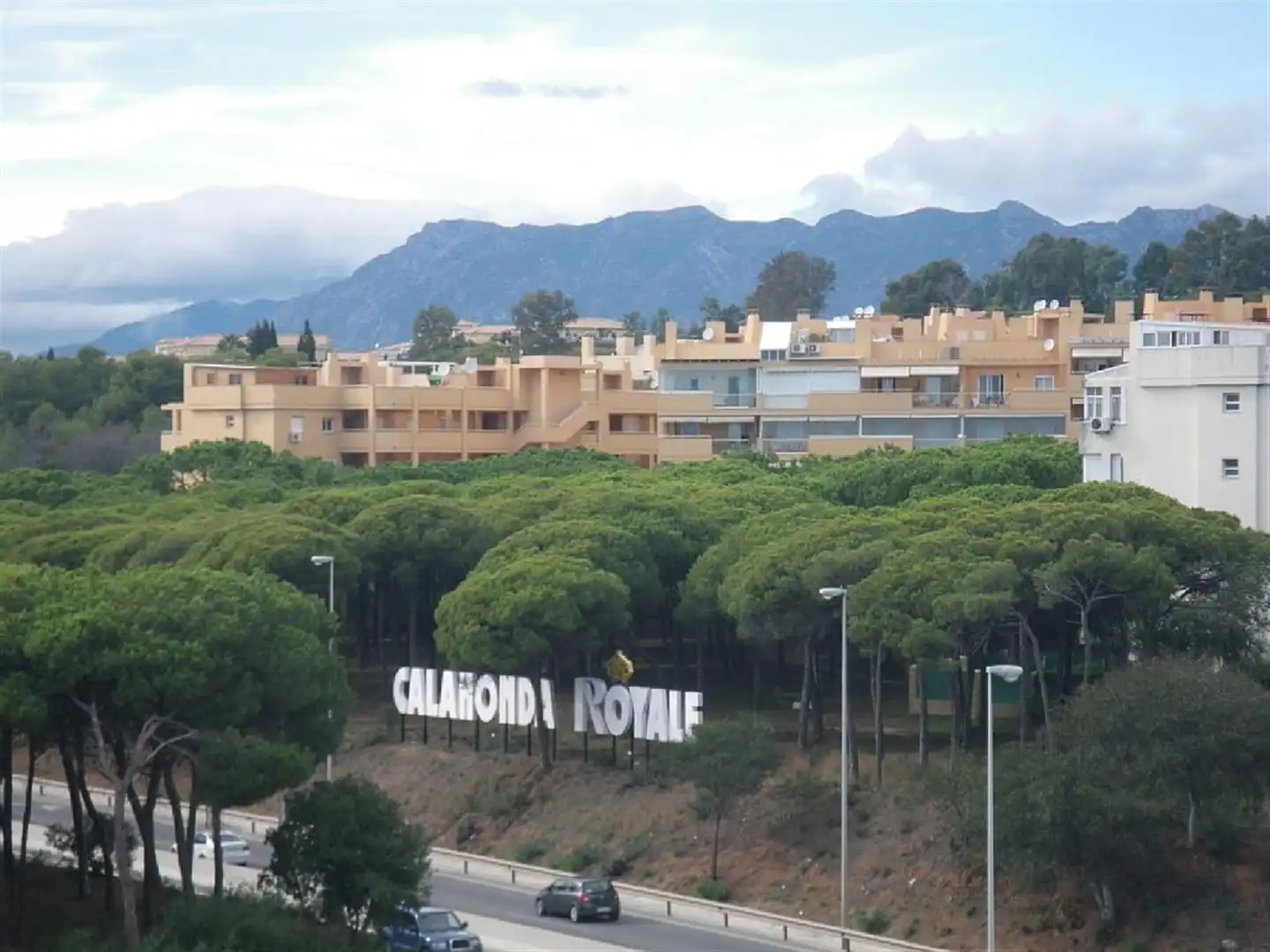 Außenansicht von Wohnung zur Miete in Mijas mit Klimaanlage, Heizung und Privatgarten