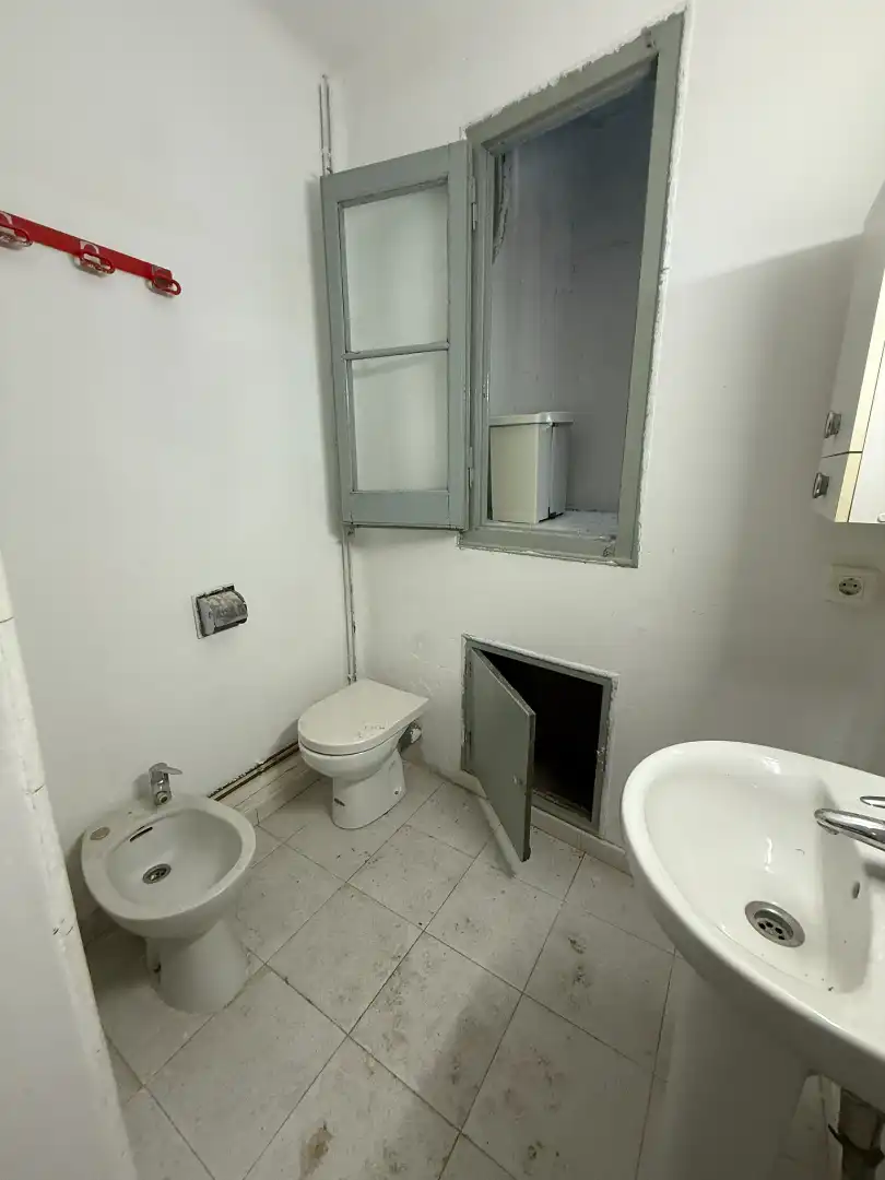 Badezimmer von Geschaftsraum zur Miete in Sant Cugat del Vallès