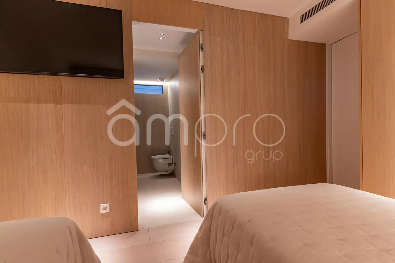 Schlafzimmer von Wohnung zum Verkauf in Salou mit Klimaanlage, Heizung und Terrasse