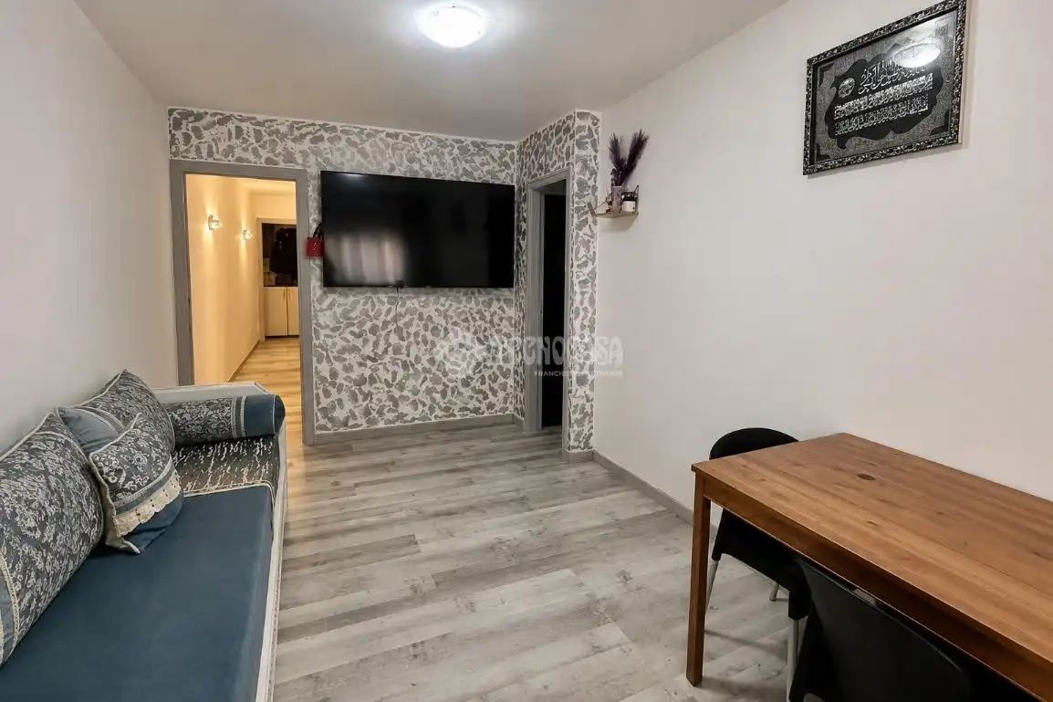 Sala d'estar de Pis en venda en Esplugues de Llobregat amb Aire condicionat