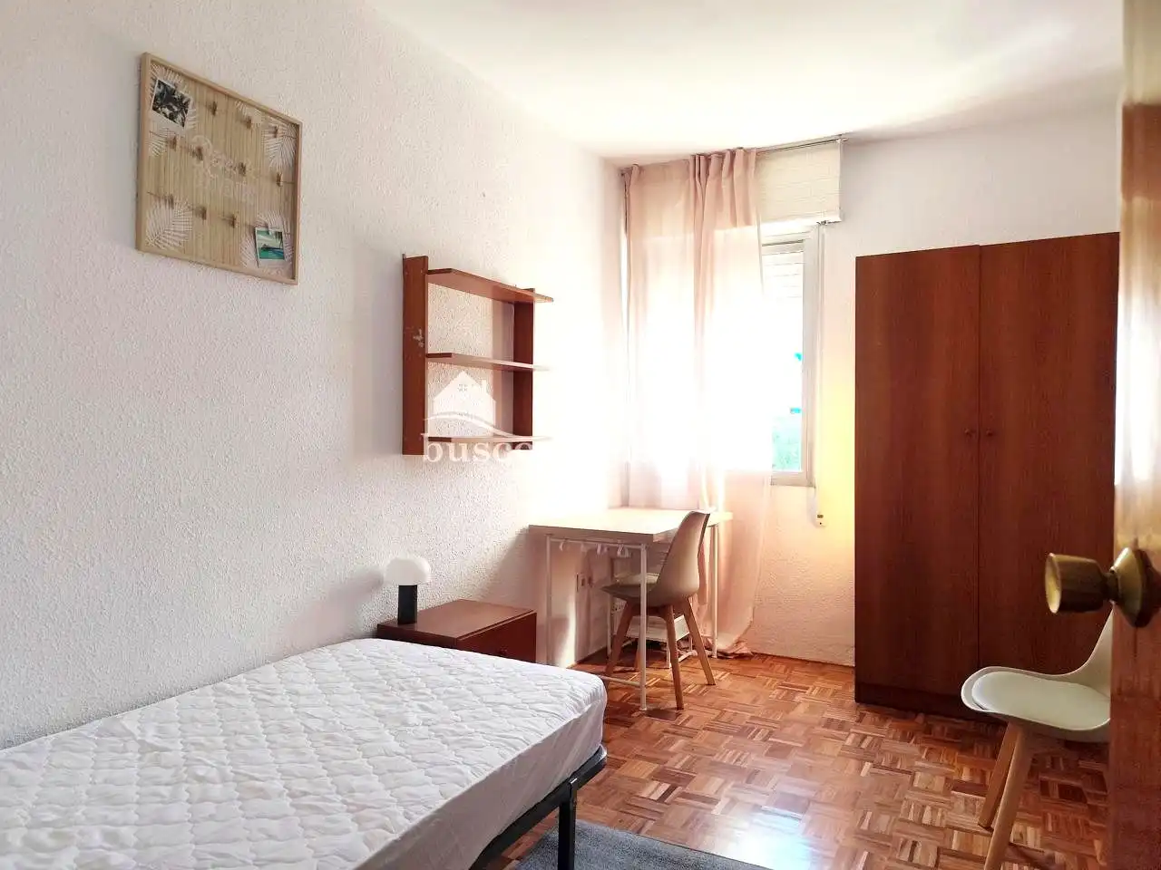 Room in Ruiz Jiménez, Avda de Madrid - Pº de la Estación