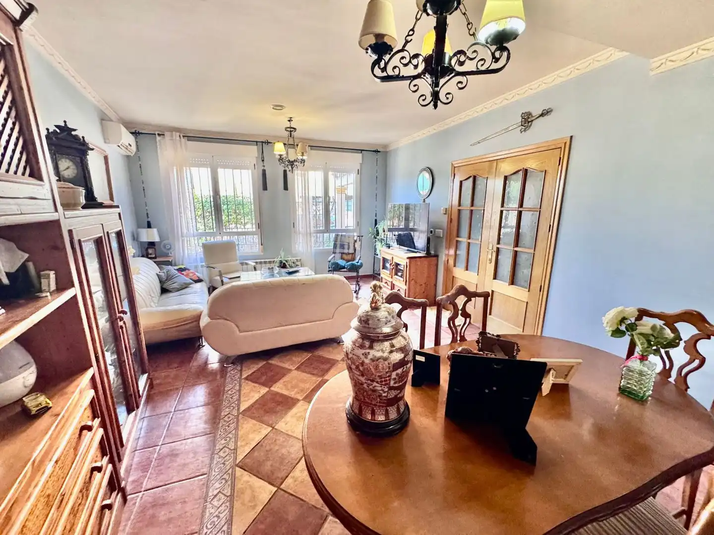 Living room of Detached homes for sale in Valdepeñas  with Air Conditioner and Heating