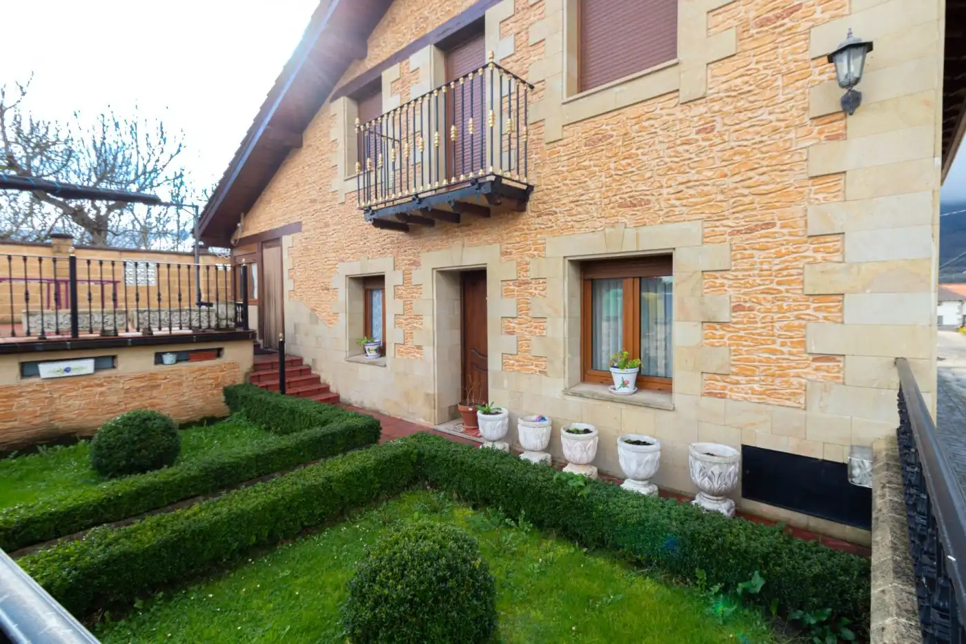 Exterior view of Houses for sale in Valle de Mena  with Private garden, Terrace and Balcony