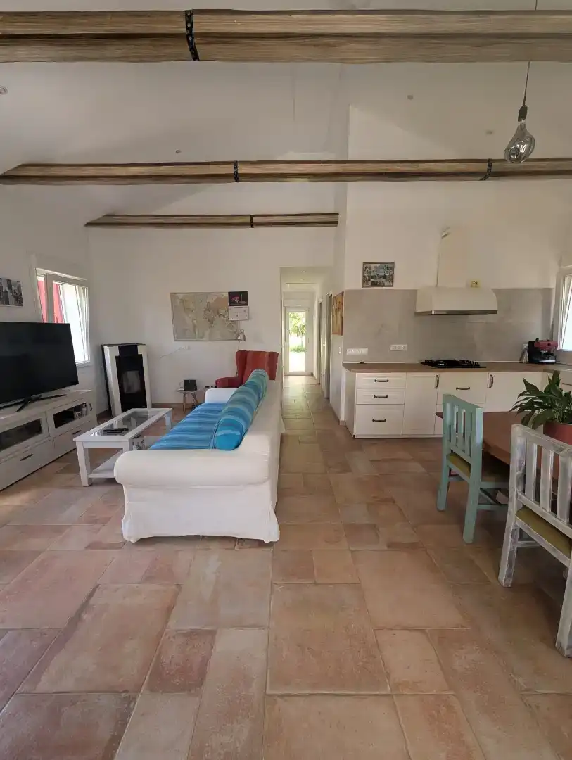 Sala d'estar de Pis en venda en Bustarviejo amb Jardí privat, Traster i Moblat