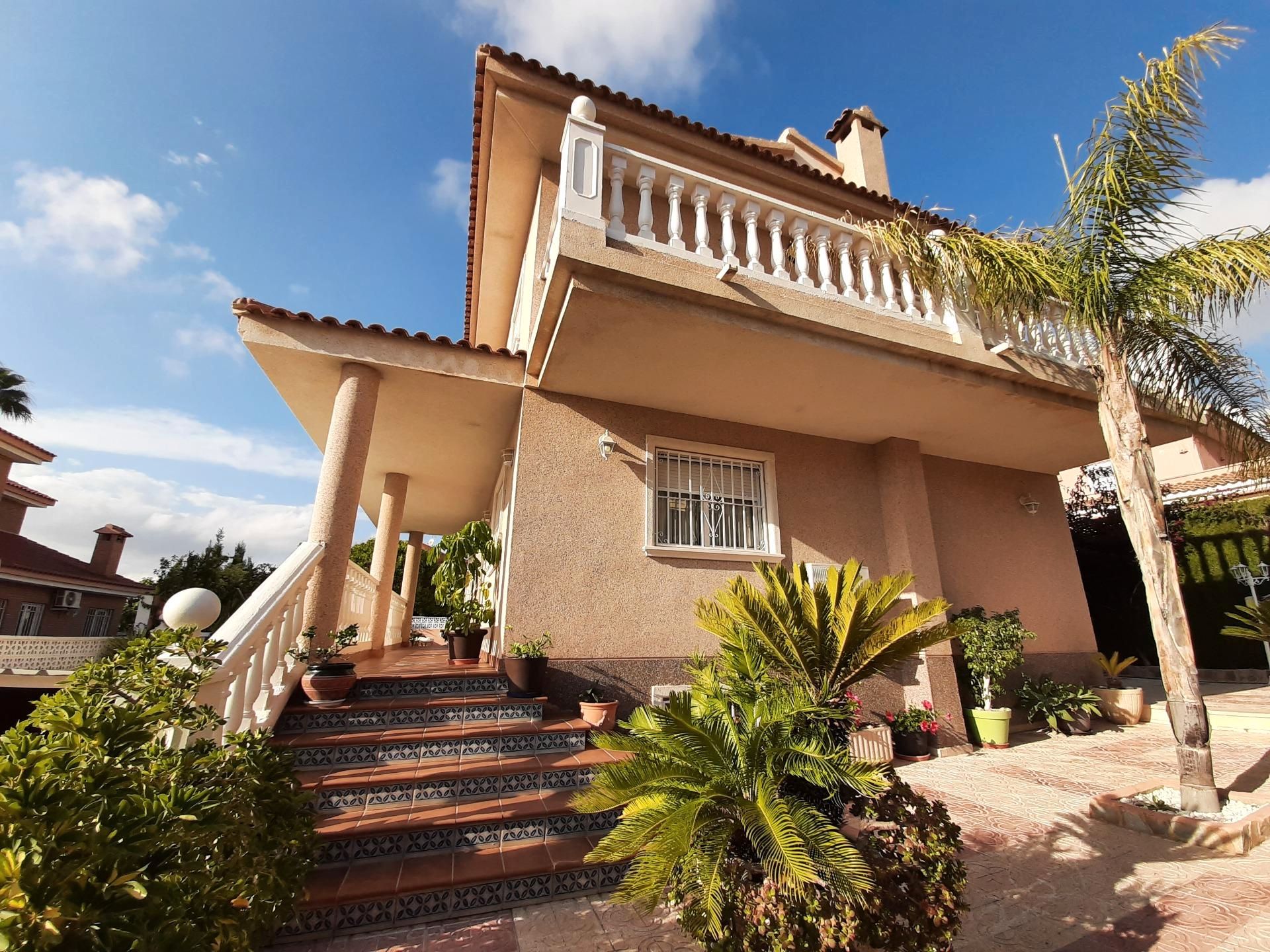 Exterior view of House or chalet for sale in Benidorm  with Air Conditioner, Heating and Private garden