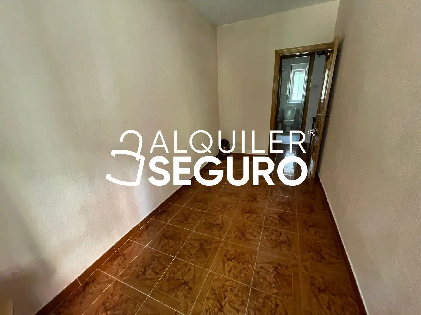 Flat for rent in Madrid  with Heating