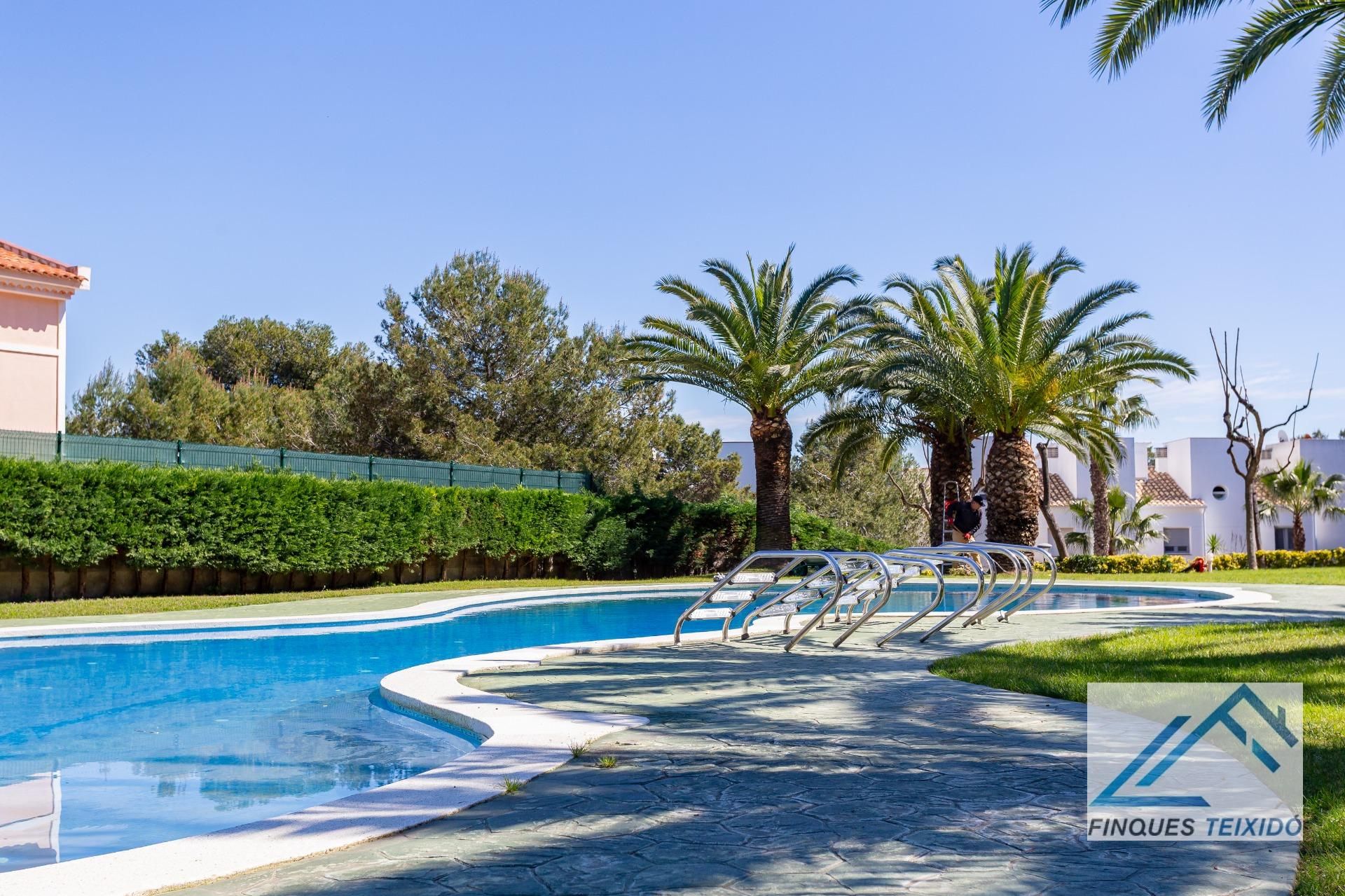 Swimming pool of Flat for sale in Salou  with Air Conditioner, Terrace and Community pool