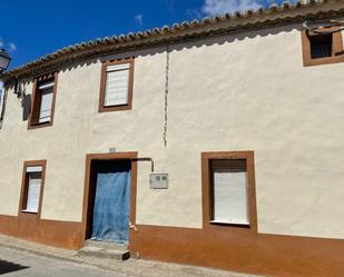 Vista exterior de Casa o xalet en venda en Esguevillas de Esgueva amb Terrassa i Balcó