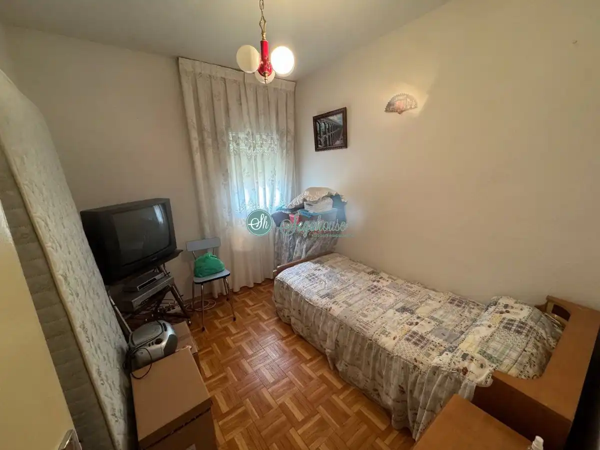 Bedroom of Flat for sale in Segovia  with Heating, Storage room and Balcony
