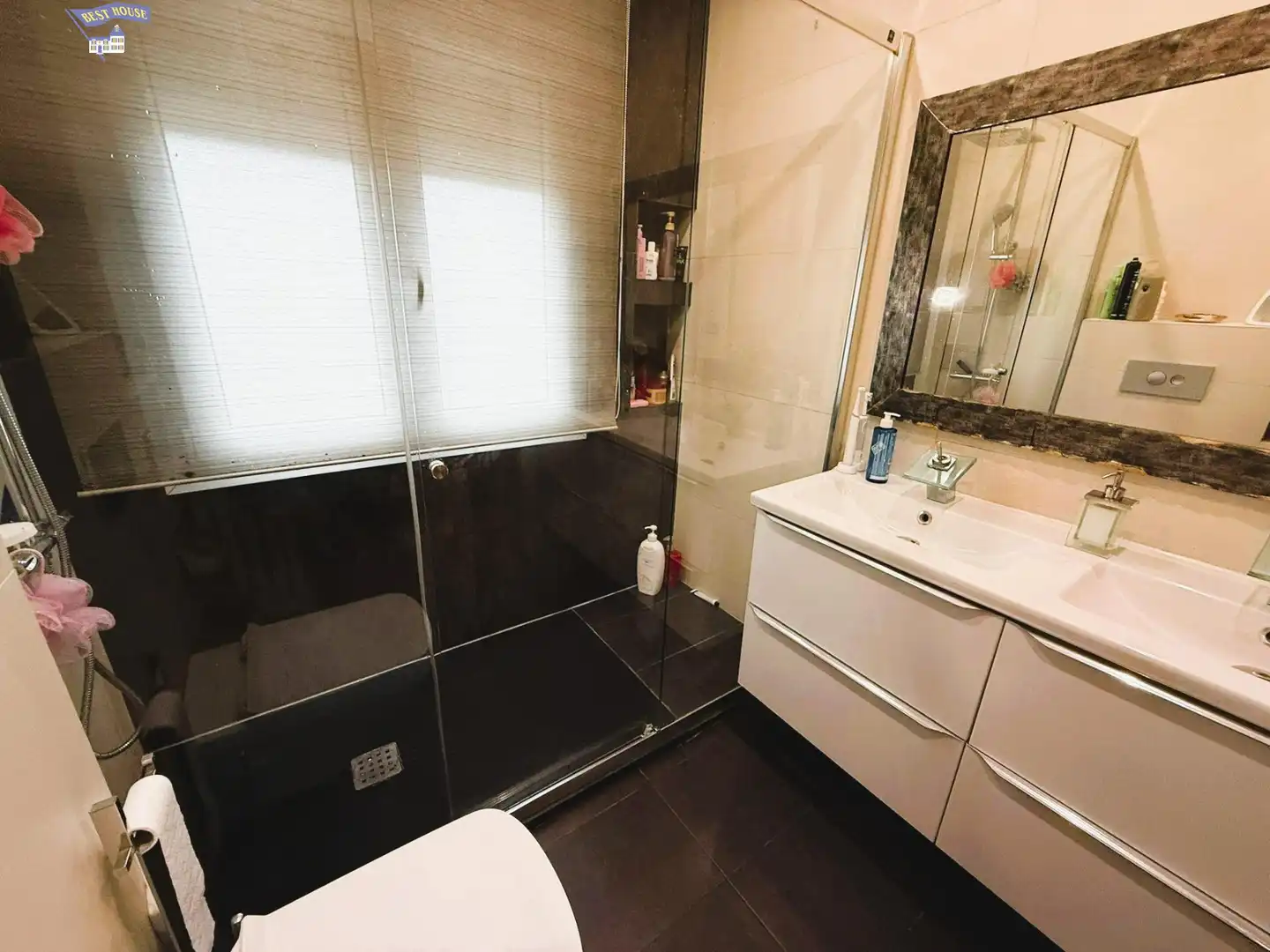 Baño de Casa o chalet en venta en Barberà del Vallès con Calefacción, Jardín privado y Parquet