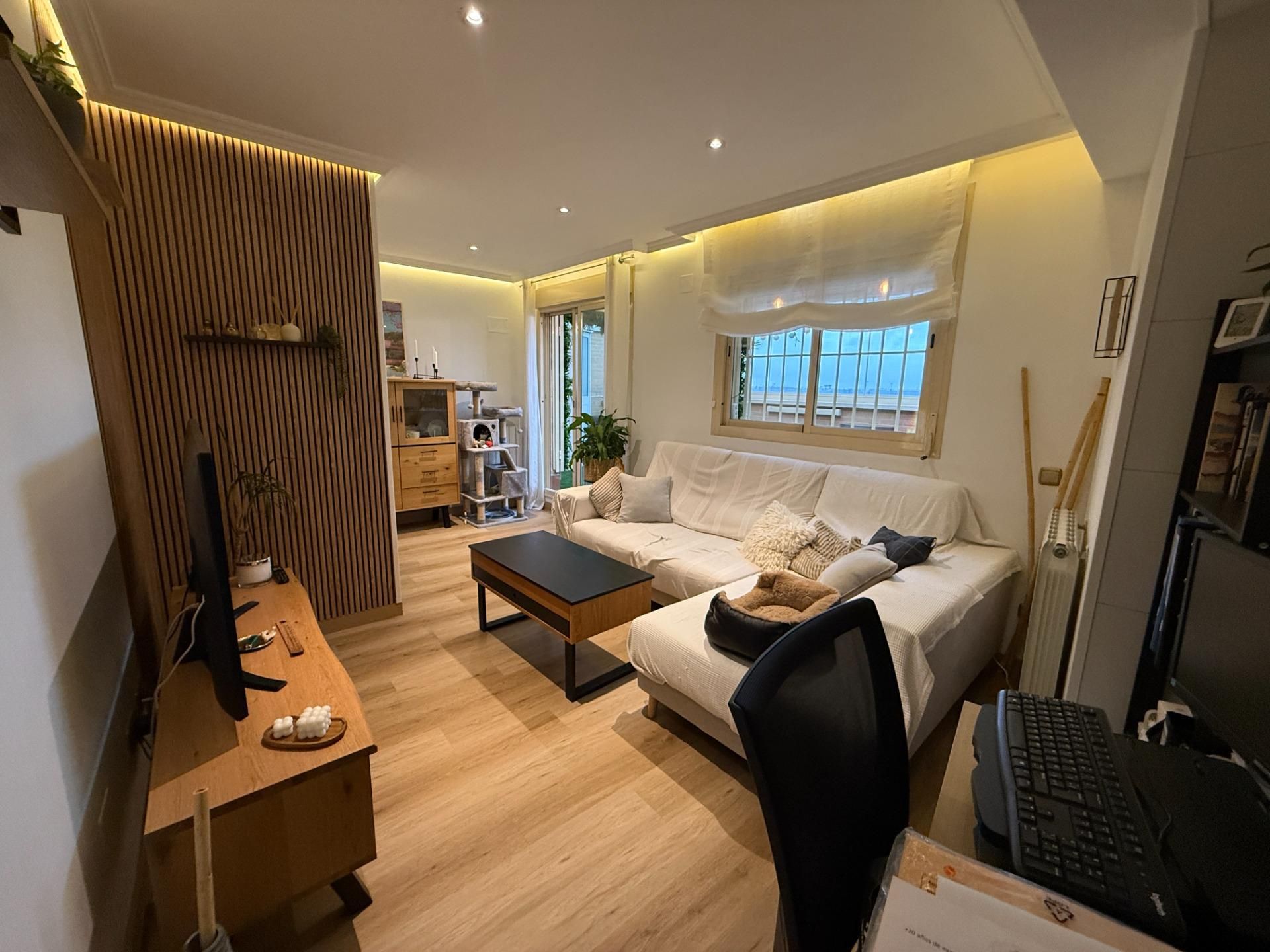 Living room of Attic for sale in  Madrid Capital  with Air Conditioner, Private garden and Terrace