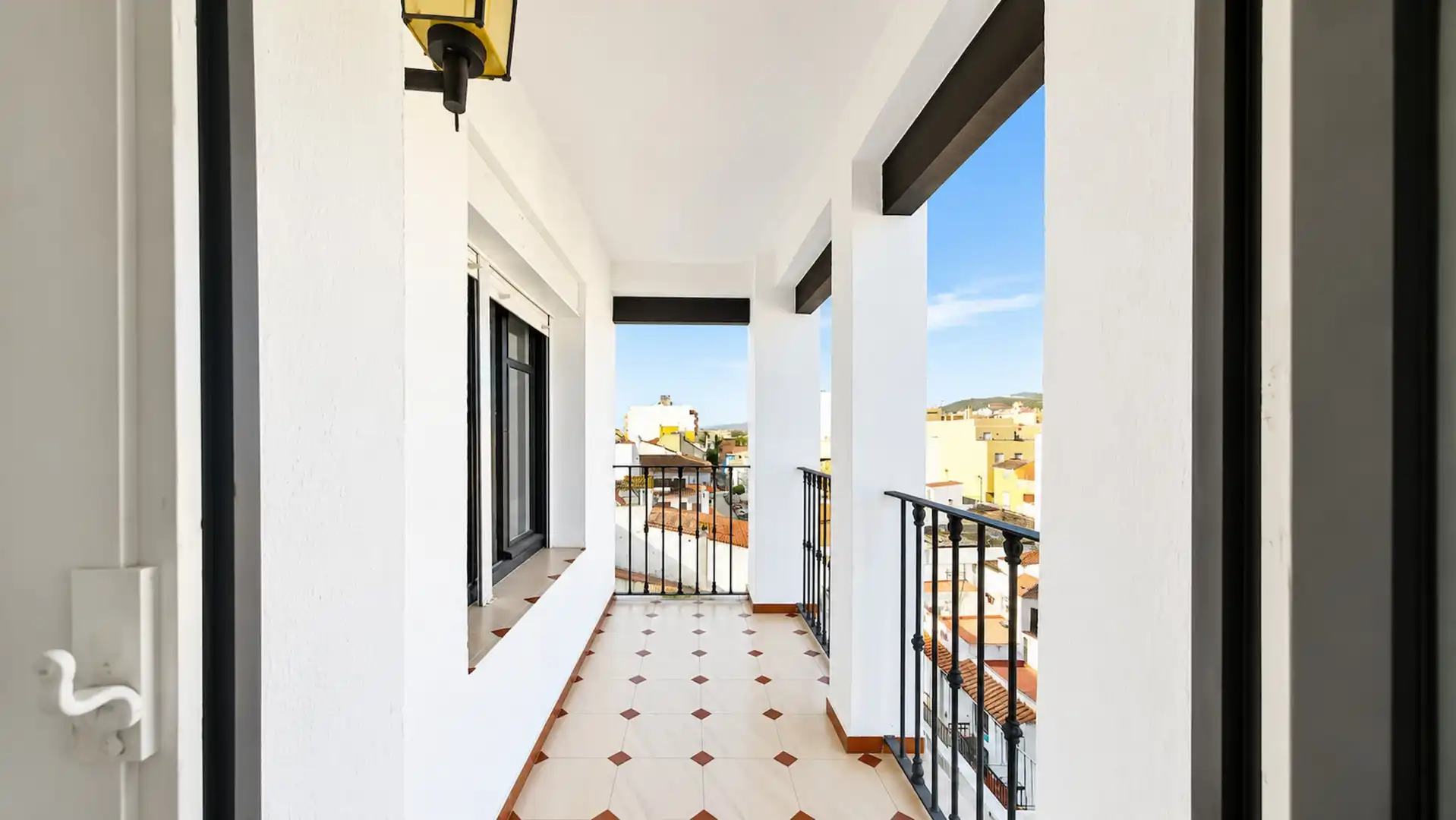 Terrassa de Apartament en venda en Manilva amb Terrassa, Piscina i Balcó