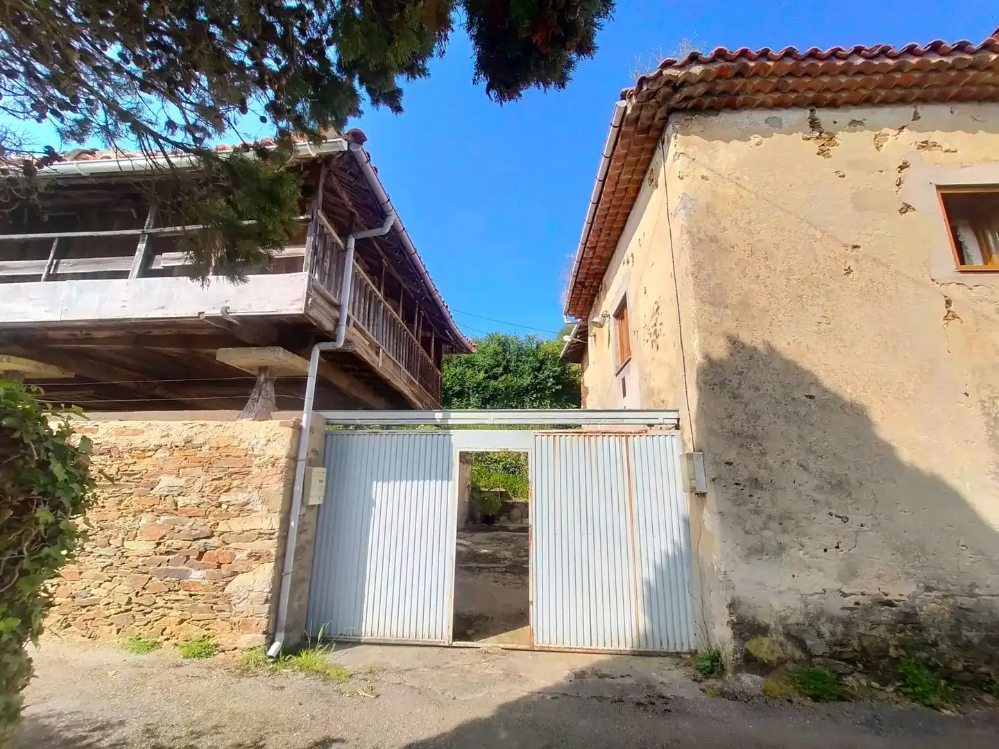 Vista exterior de Finca rústica en venda en Cudillero amb Jardí privat, Terrassa i Traster