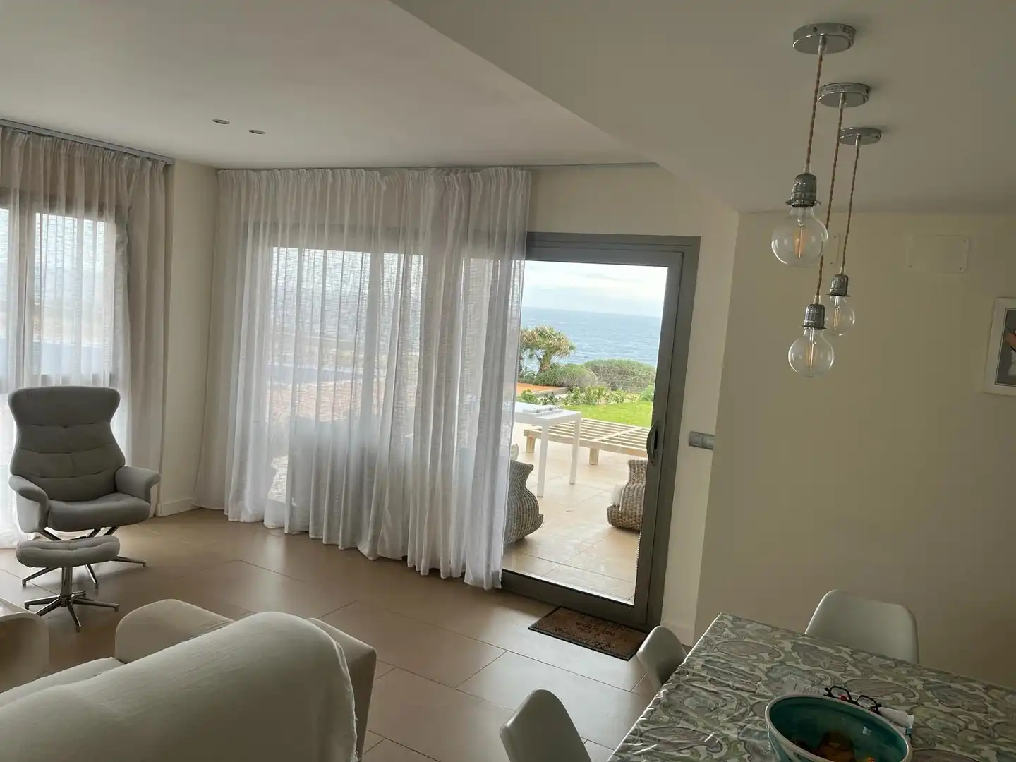 Schlafzimmer von Erdgeschoss zur Miete in Santanyí mit Klimaanlage, Privatgarten und Terrasse