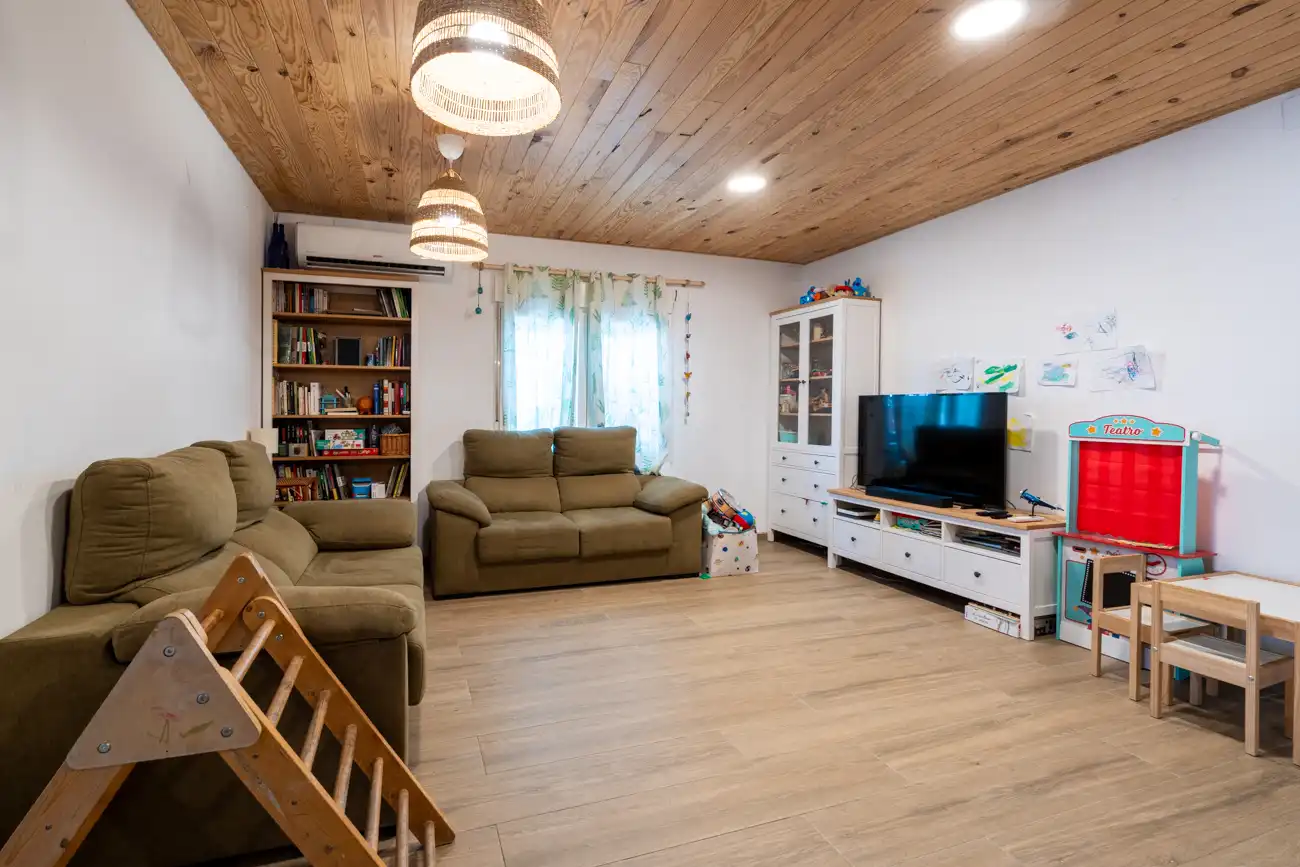 Sala de estar de Casa adosada en venta en Tortosa con Aire acondicionado, Jardín privado y Terraza