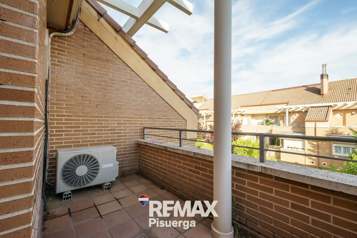 Vista exterior de Casa o xalet en venda en Valladolid amb Aire condicionat, Calefacció i Jardí privat