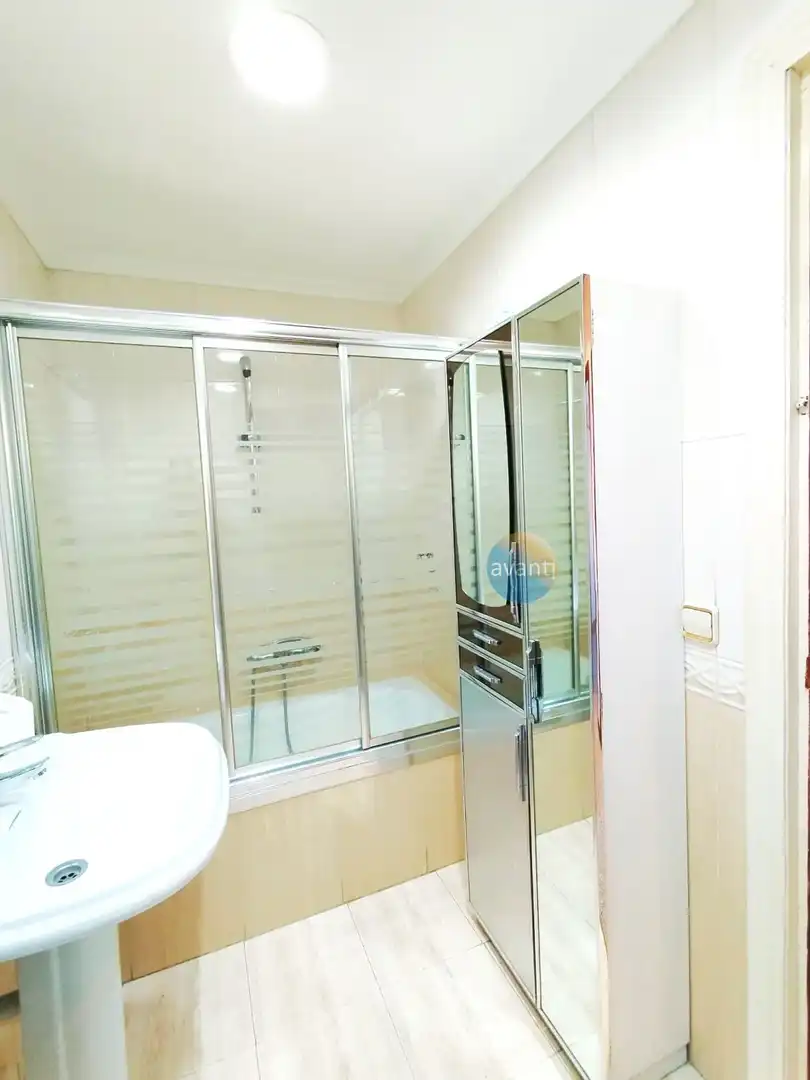 Baño de Piso de alquiler en Salamanca con Calefacción, Terraza y Amueblado
