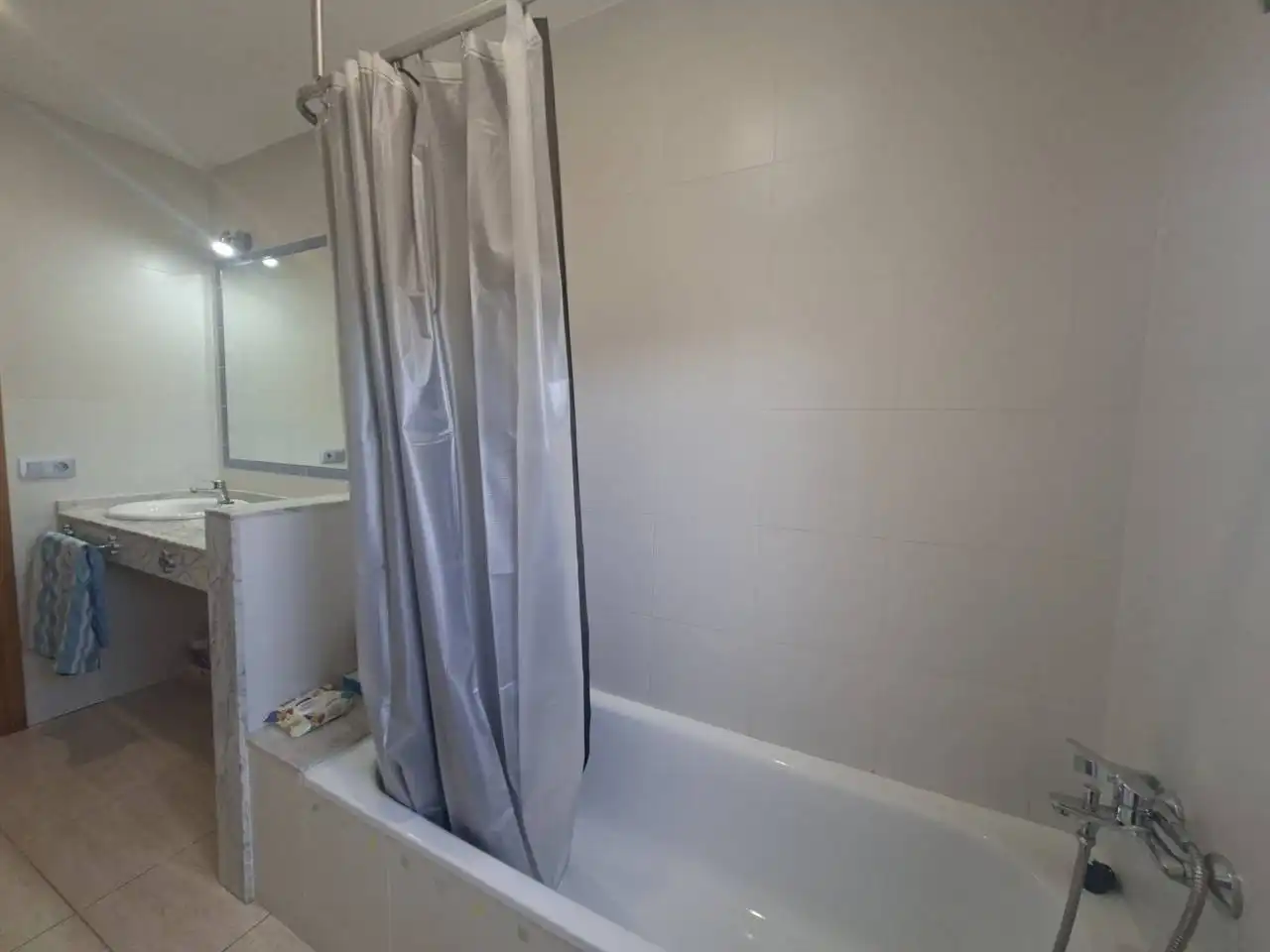 Baño de Casa o chalet de alquiler en Sant Llorenç Savall con Aire acondicionado, Calefacción y Jardín privado