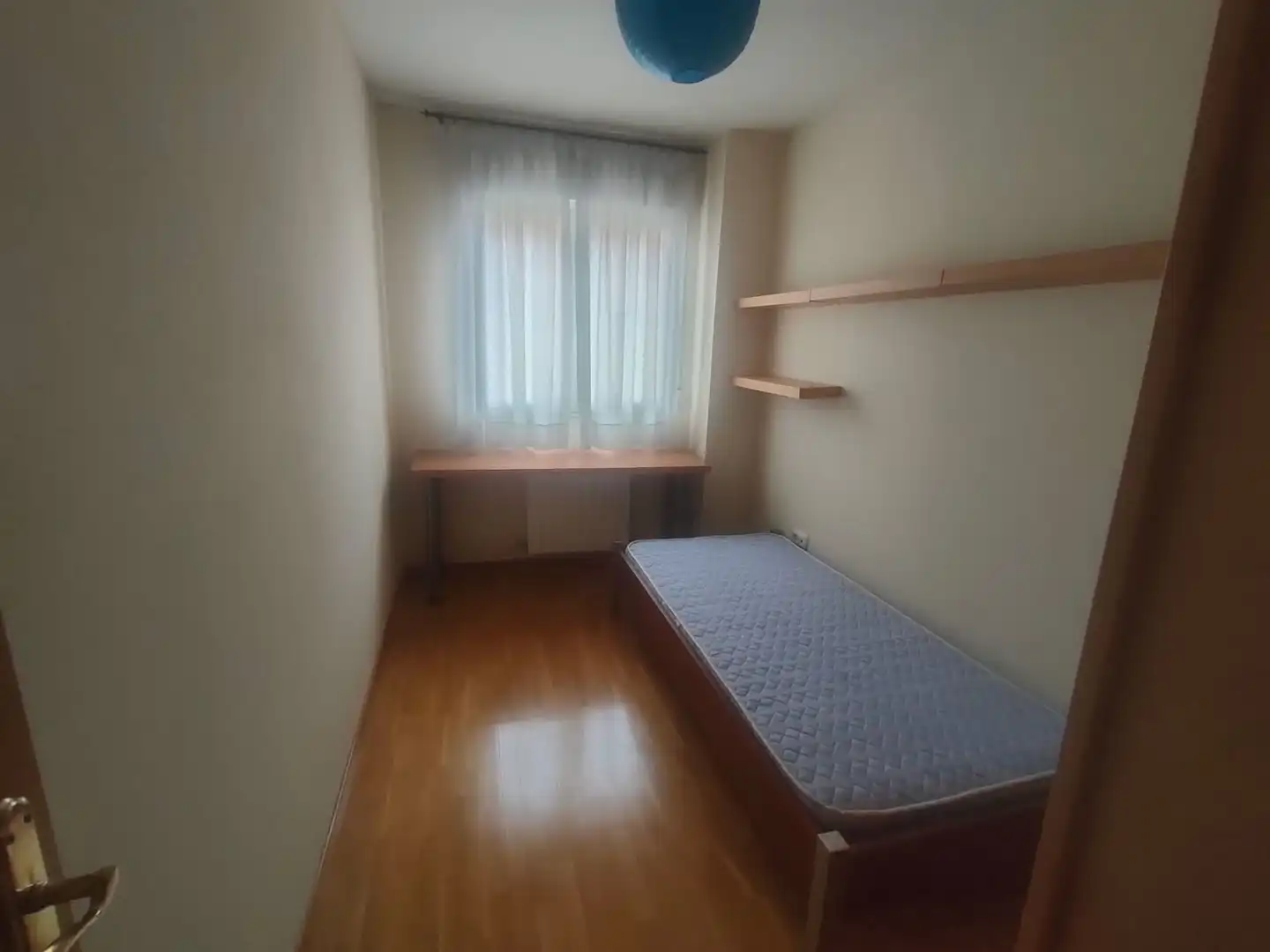 Dormitori de Pis en venda en Monfarracinos amb Piscina i Balcó