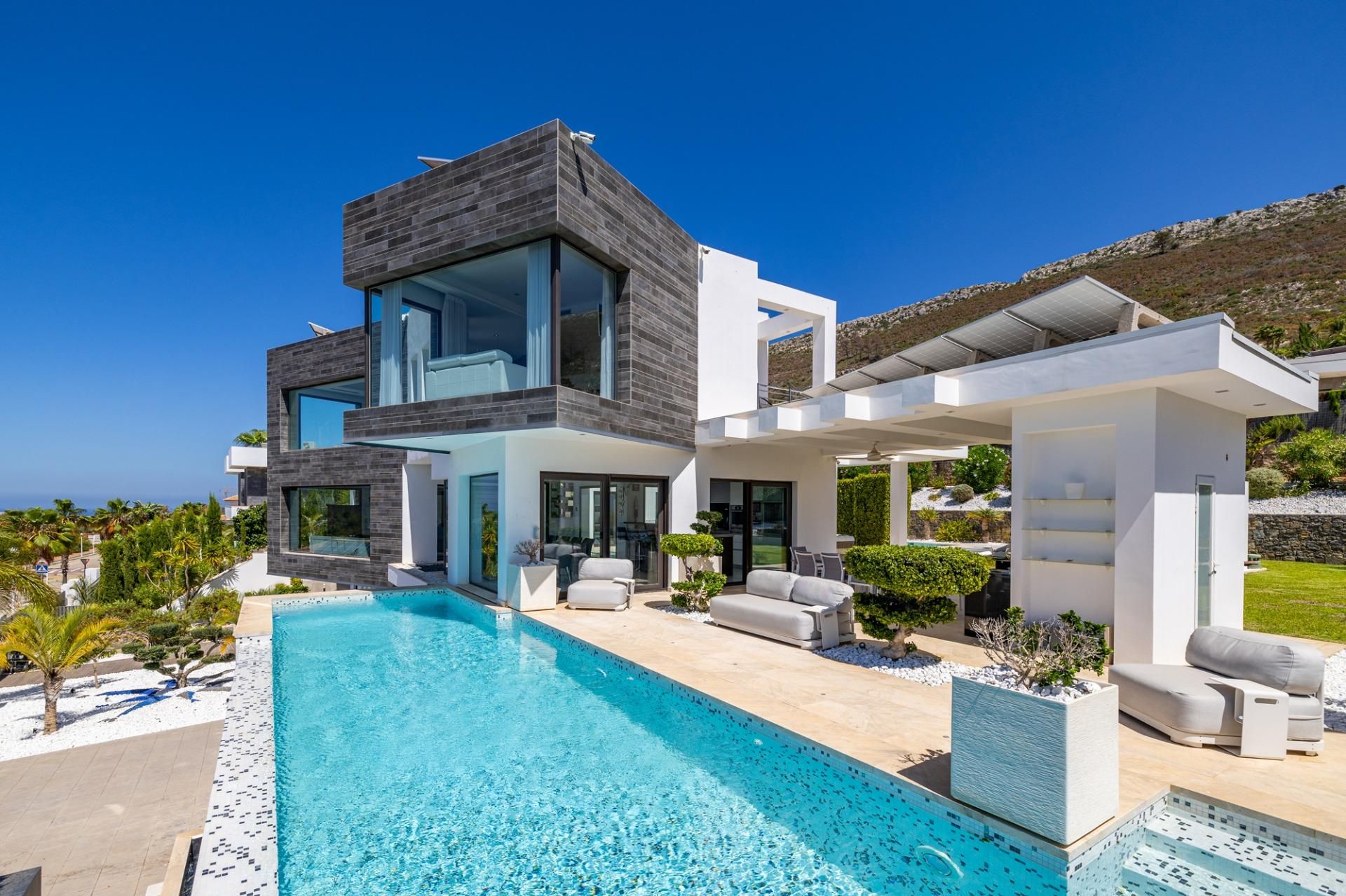 Vista exterior de Casa o xalet en venda en Jávea / Xàbia amb Aire condicionat, Jardí privat i Terrassa