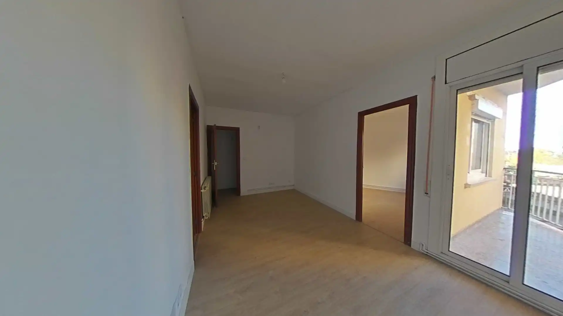 Habitación de Piso en venta en L'Hospitalet de Llobregat con Parquet y Balcón
