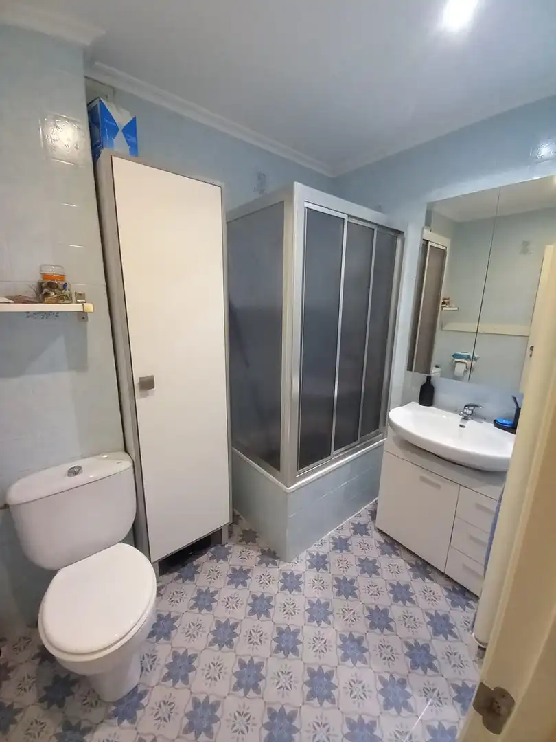 Baño de Piso en venta en Torrelavega  con Calefacción, Jardín privado y Trastero