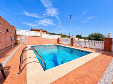 Casa con piscina en venta en Mas Borràs - Coto del Rey