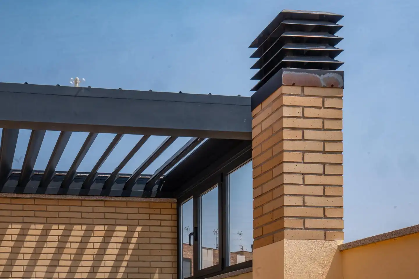 Vista exterior de Casa adosada en venta en Ávila con Calefacción, Jardín privado y Terraza