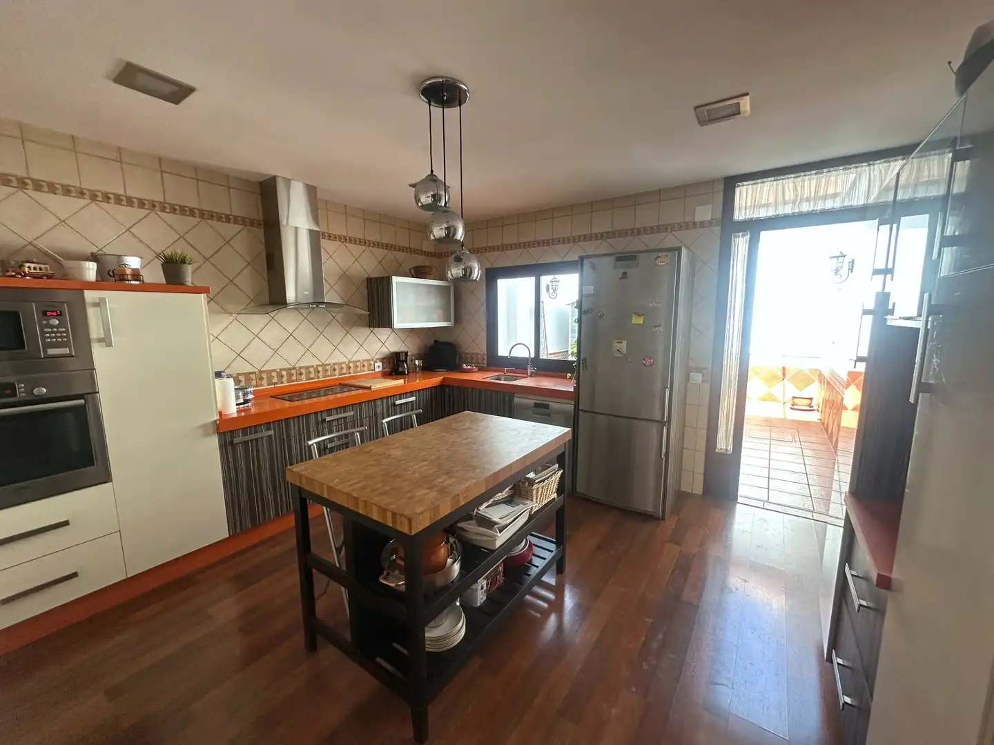 Cuina de Casa o xalet en venda en Camas amb Aire condicionat, Parquet i Terrassa
