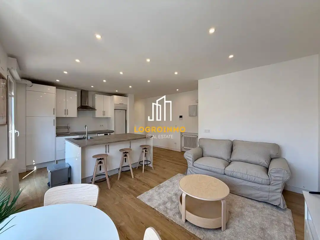 Sala de estar de Piso de alquiler en  Logroño con Calefacción y Balcón