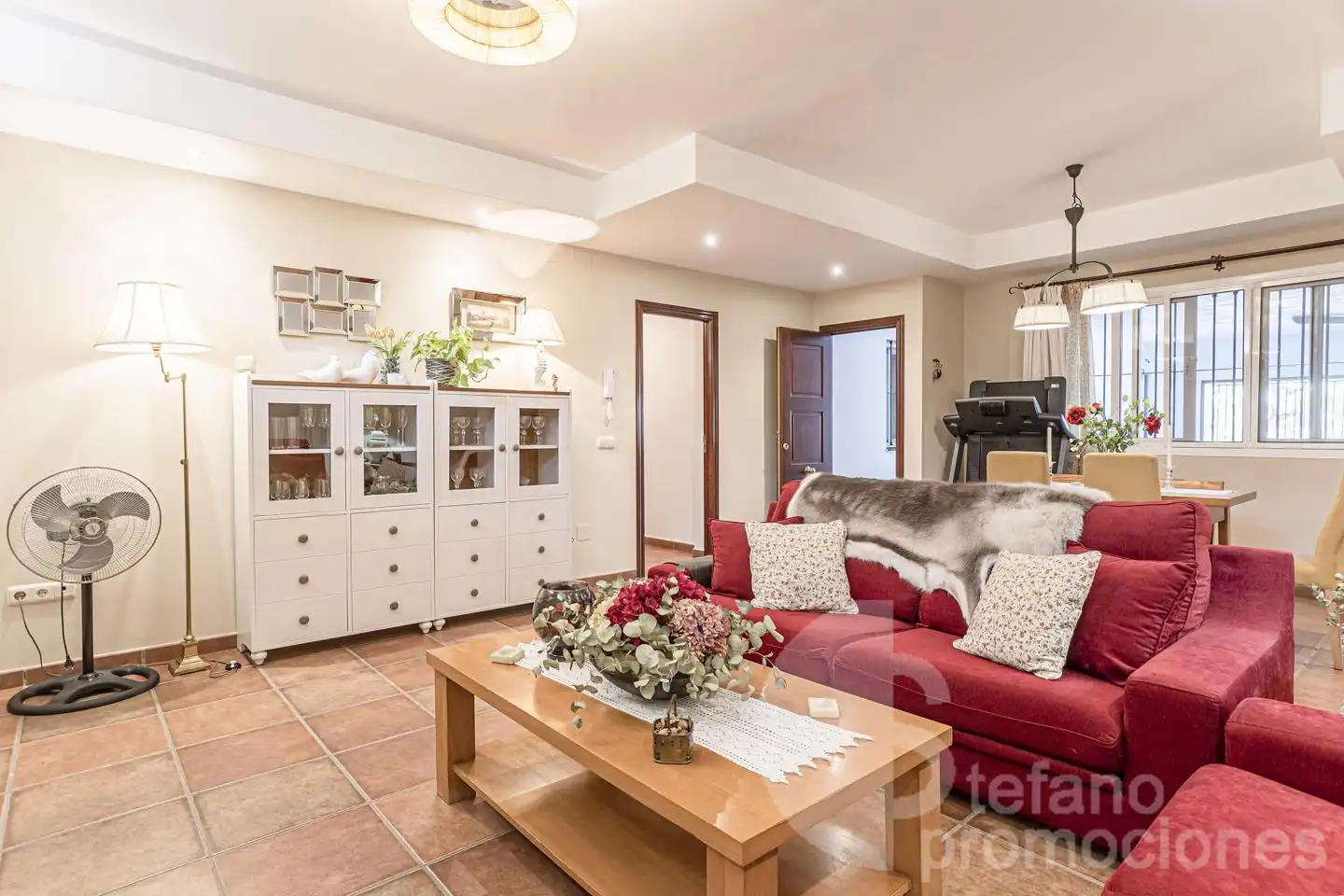 Sala d'estar de Casa o xalet en venda en Málaga amb Aire condicionat, Jardí privat i Terrassa