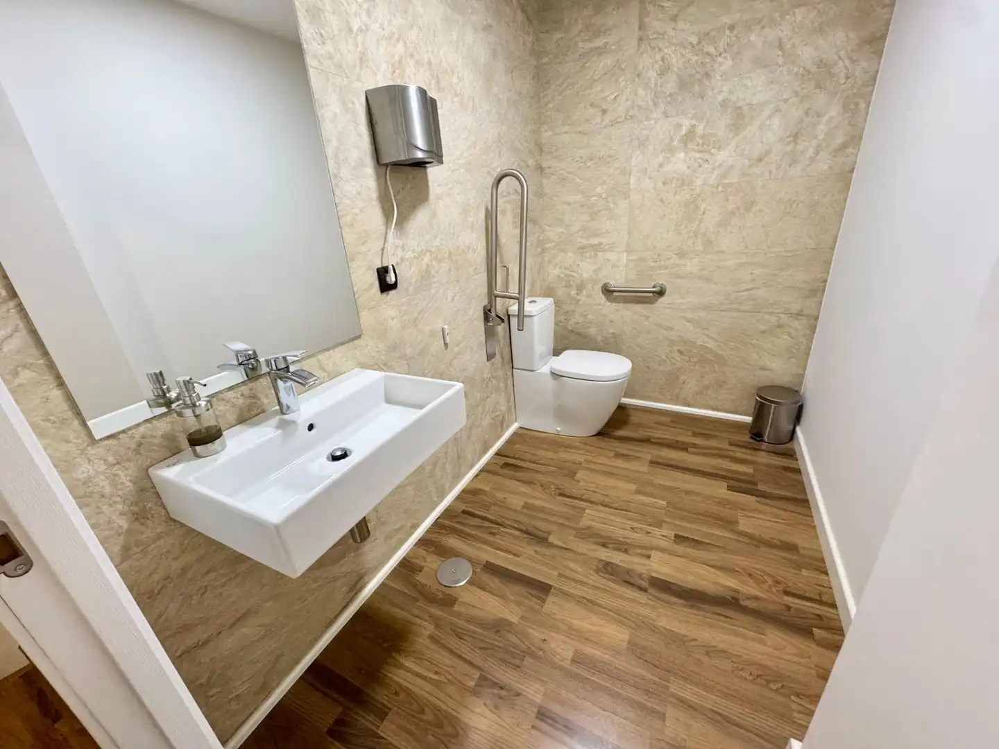 Bathroom of Flat for sale in Huelva