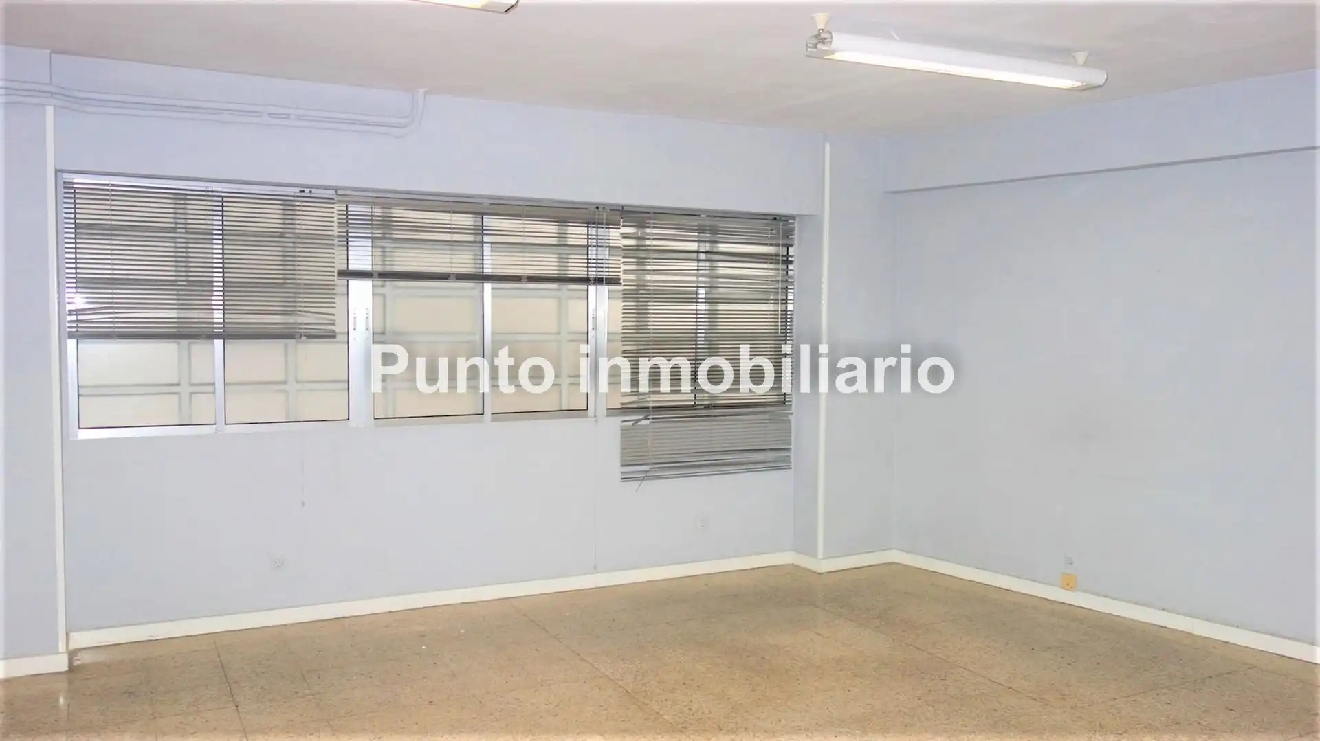 Oficina amb ascensor de lloguer a Calle Dos de Mayo