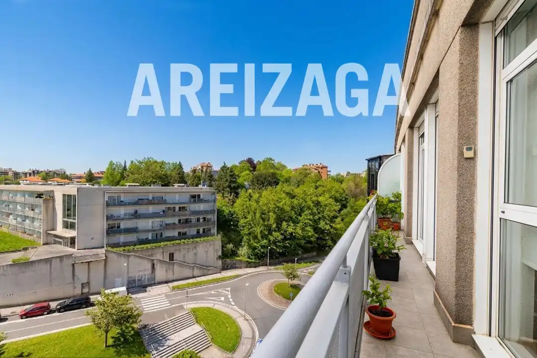 Vista exterior de Piso en venta en Donostia - San Sebastián  con Calefacción, Terraza y Trastero