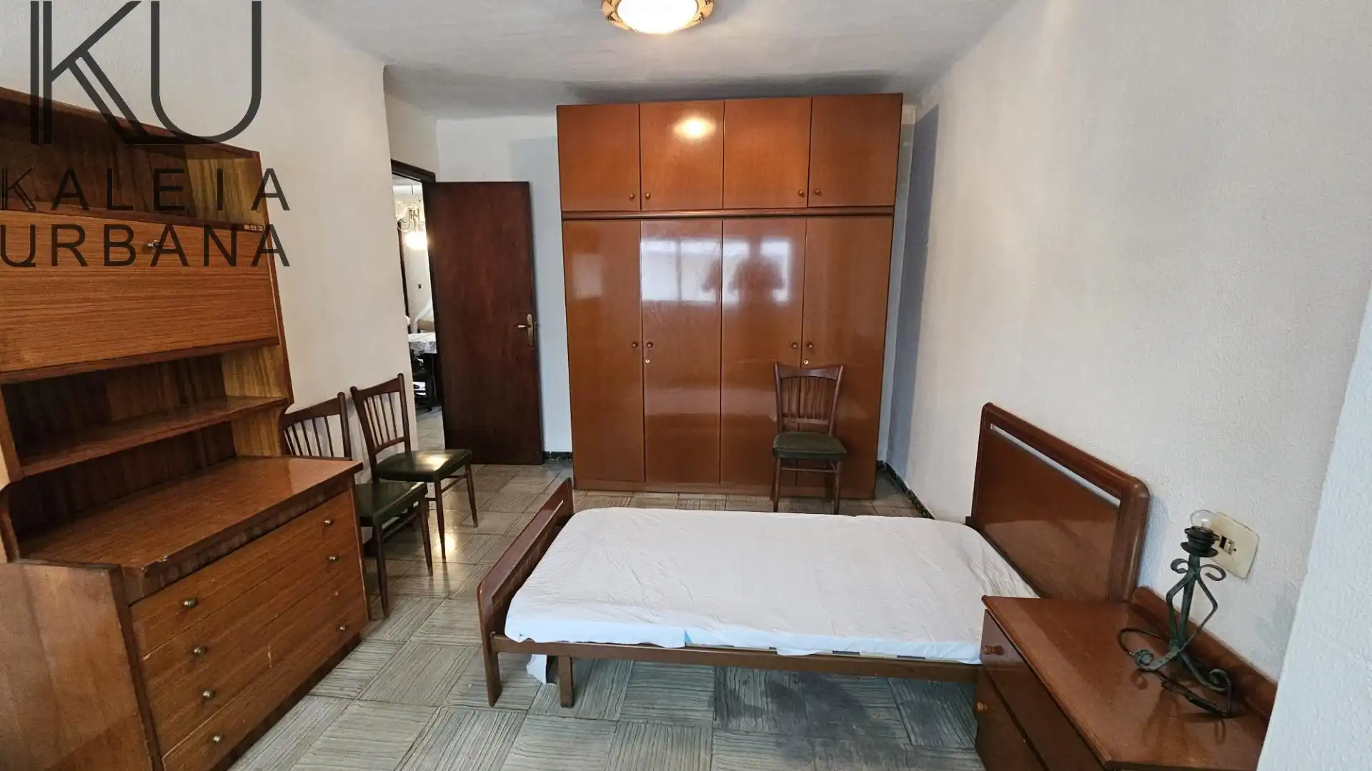 Habitación de Piso en venta en Alicante / Alacant con Balcón