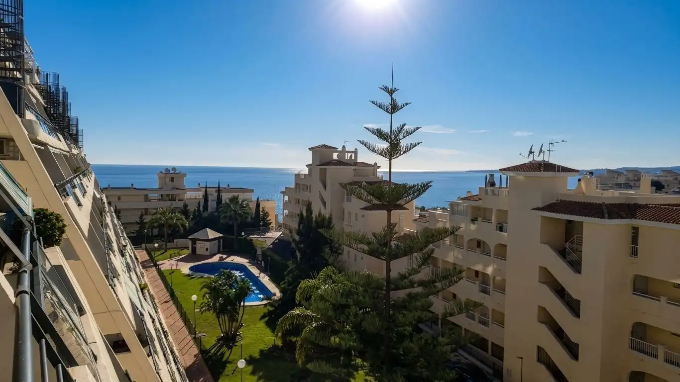 Vista exterior de Apartament de lloguer en Torrequebrada