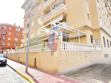 Erdgeschosswohnung mit Pool zum Verkauf in Calle SanchÍs Guarnier 19