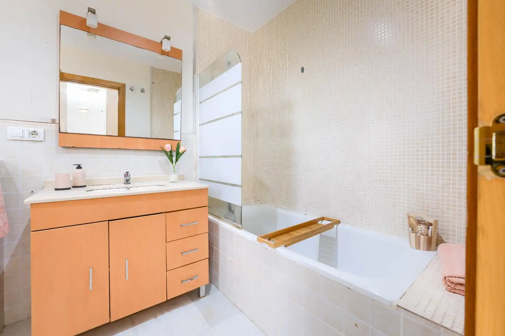 Bathroom of Houses for sale in Coria del Río  with Private garden and Terrace