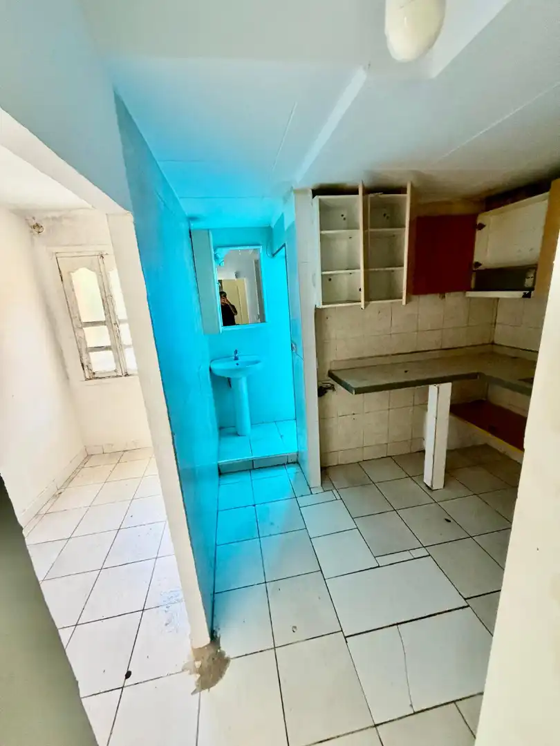 Badezimmer von Wohnung zum Verkauf in Girona mit Balkon und Alarm