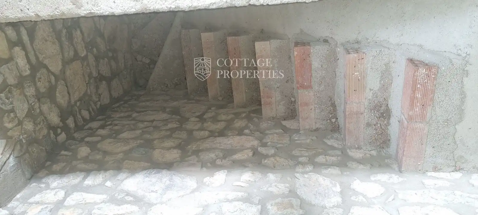 Finca rústica en venda en Montagut i Oix