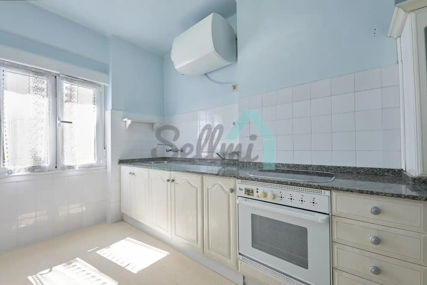 Kitchen of Flat for rent in Gijón   with Furnished